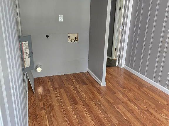 5th image of 3807 White St