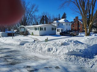 606 5th St, Rockwell City, IA 50579