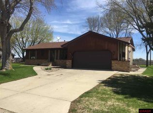 206 4th Ave N, Waldorf, MN 56091
