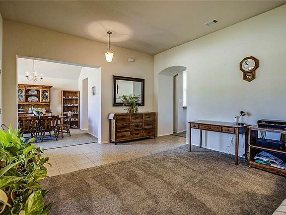 5th image of 205 Edison Ln