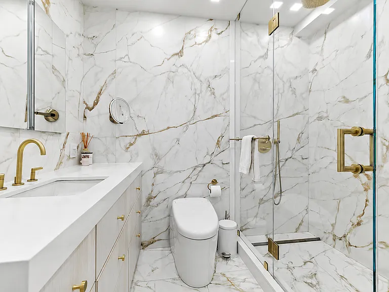117 E 57th St #22H — Photo 12