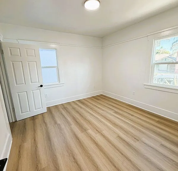 1175 E Broadway — Photo 9