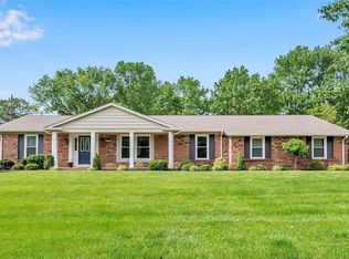 12443 Royal Manor Dr, Saint Louis, MO 63141