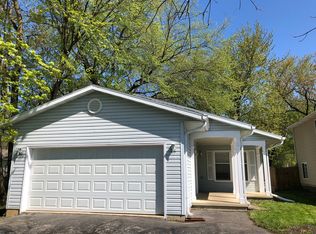 26140 W Rollins Rd, Ingleside, IL 60041