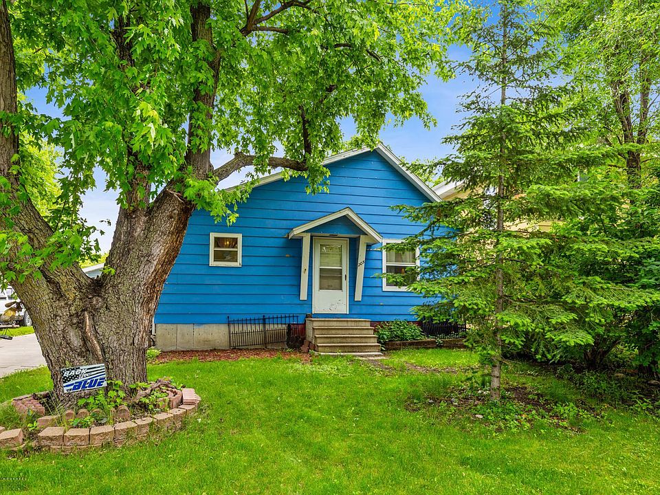 1st image of 205 3rd Ave E