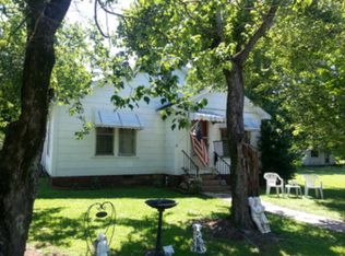 21440 Seminary St, Hollow Rock, TN 38342