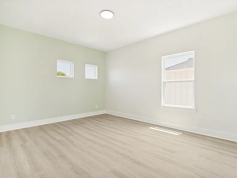 8009 Doreen Ave — Photo 10