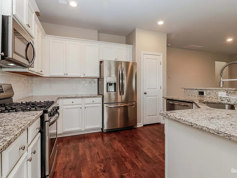 239 Wathen Dr — Photo 3