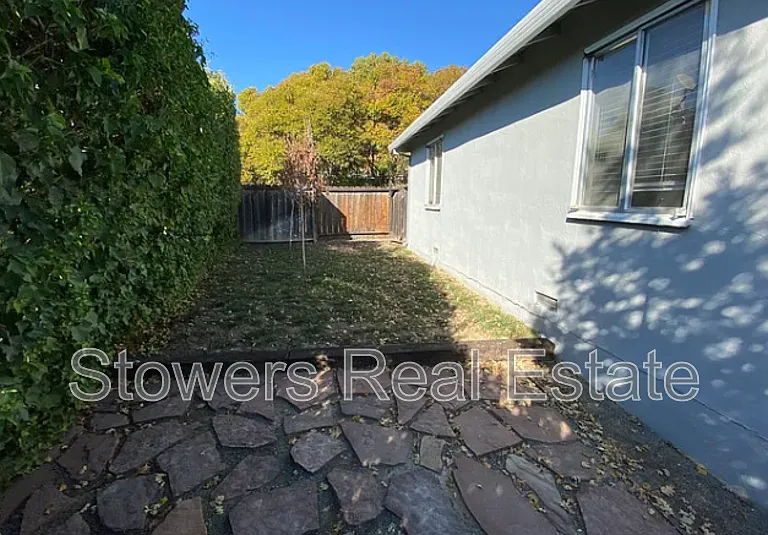 1029 Cavallero Ln — Photo 15