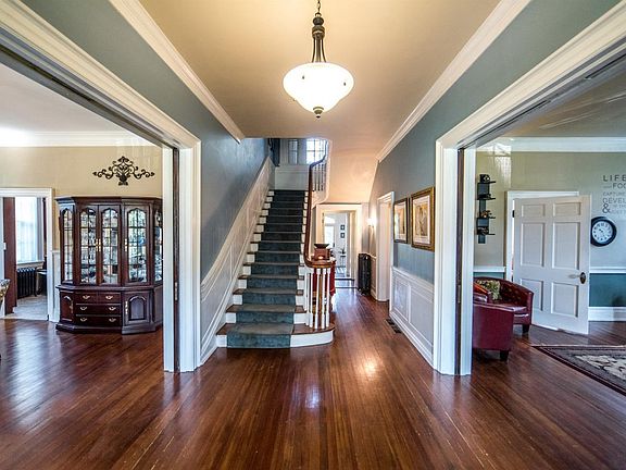 5th image of 221 Woodland Ave