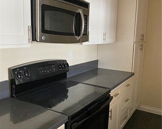 5th image of 5334 Lindley Ave Unit 211