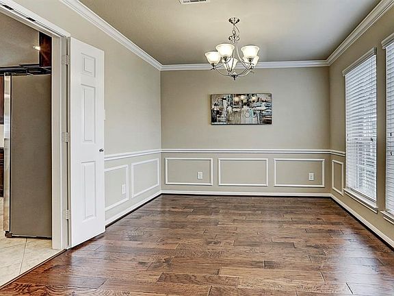 3rd image of 2305 Canyon Springs Dr