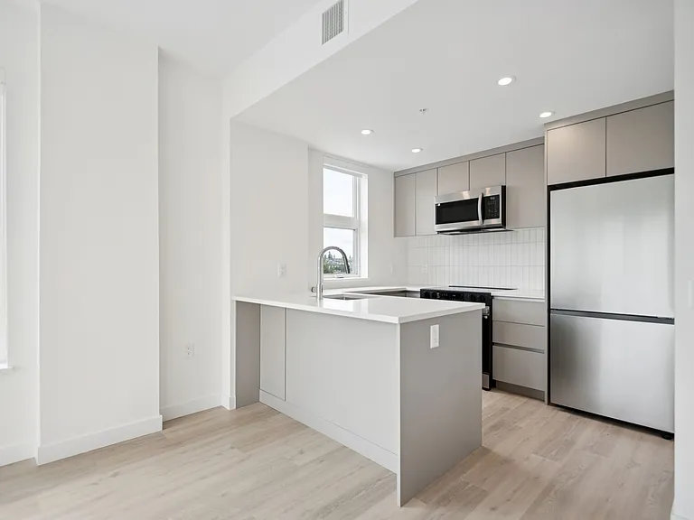 3619 Arbutus St — Photo 21