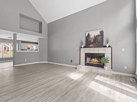 5th image of 307 Spring Creek Dr