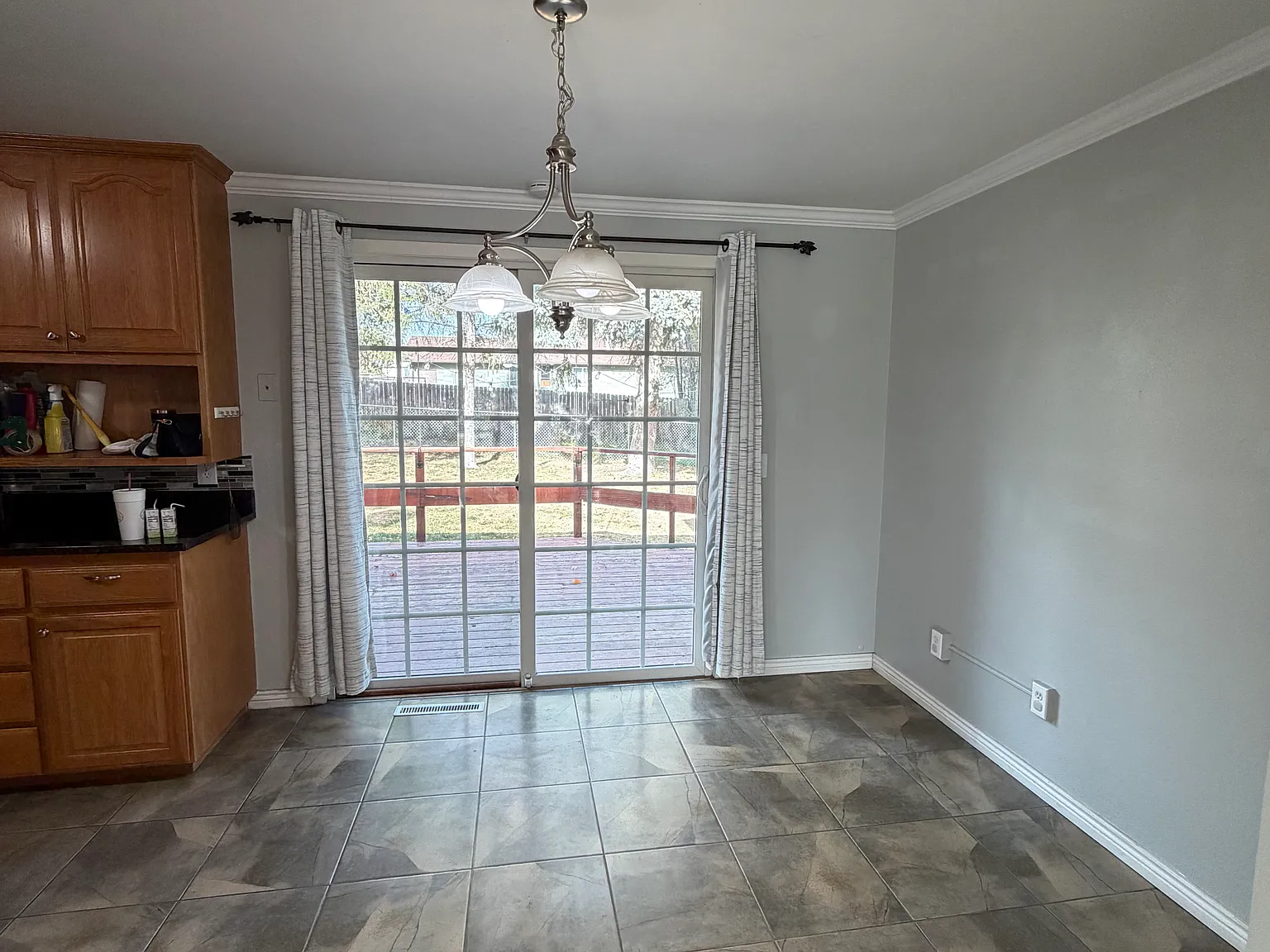 407 W 11th St — Photo 2