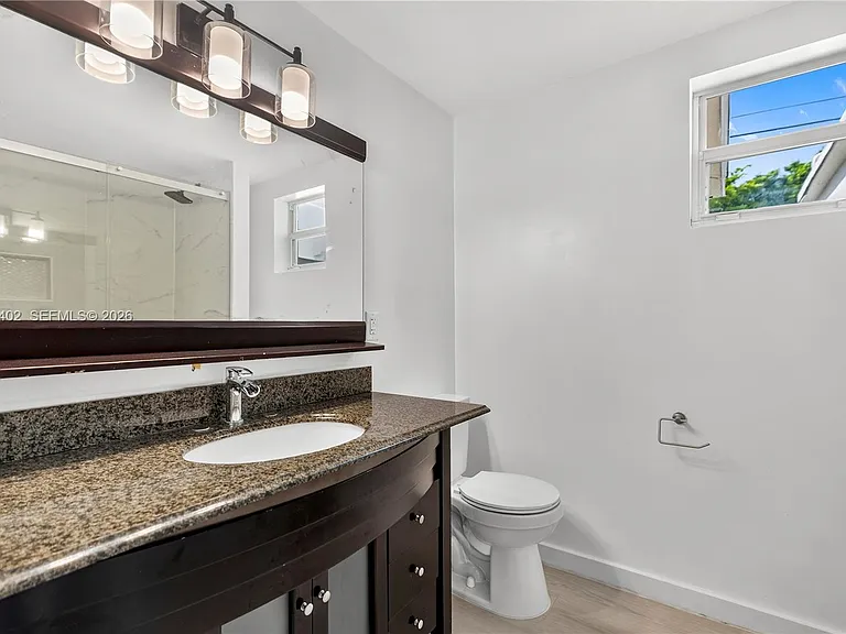 5800 Taylor St #2 — Photo 16