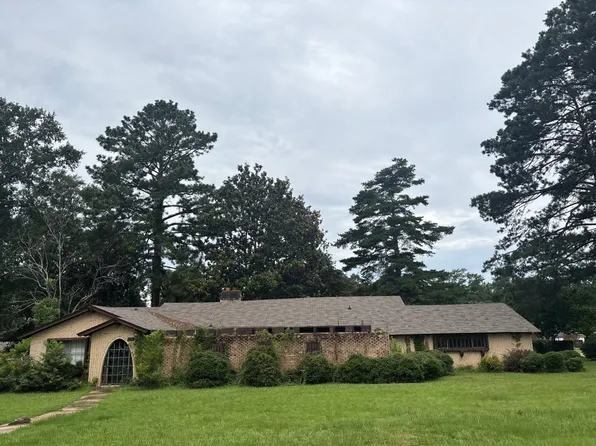 702 1st Ave SE, Magee, MS 39111
