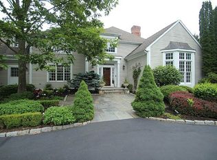 1066 Merwins Ln, Fairfield, CT 06824