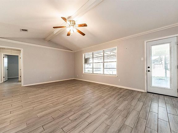 3rd image of 813 La Nell Dr