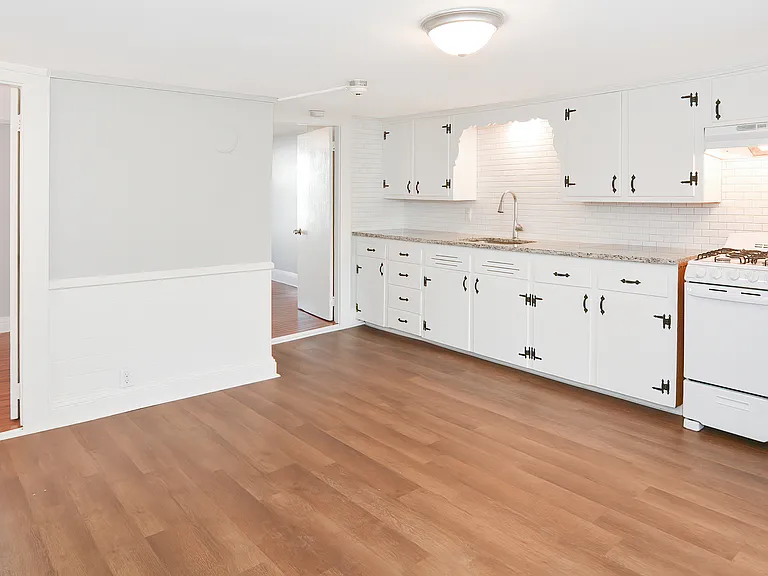 39 Bourne St #1 — Photo 8