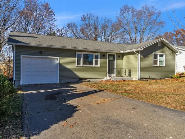 40 Chapin St, Holyoke, MA 01040