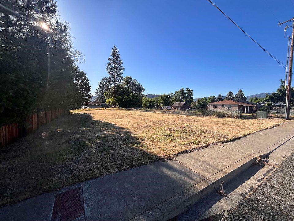 2nd image of 151 S Dewitt Way