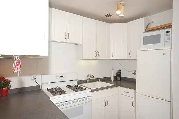 Sold by Green Line Realty | media 4