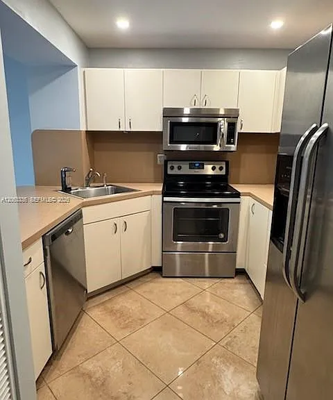 10005 SW 77th Ct — Photo 4