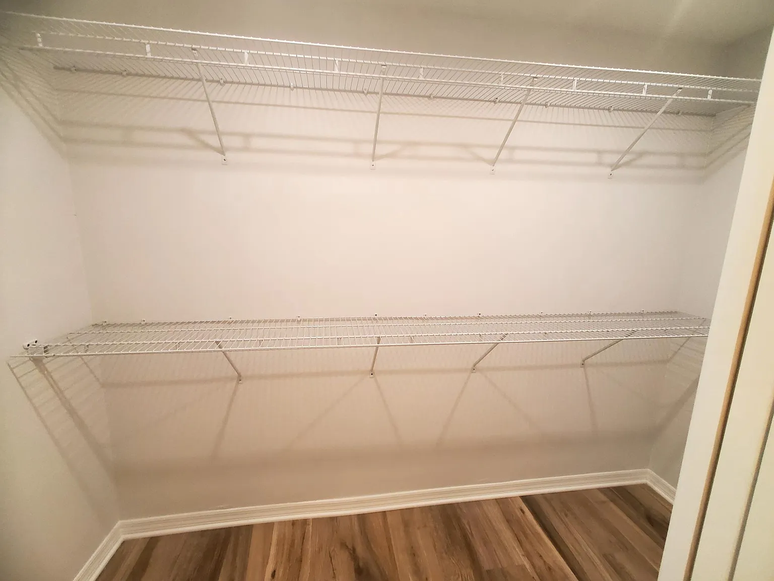 2 bed, 1000 sqft, $2,350 — Photo 3