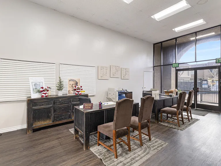 Bentley Parke — Photo 3
