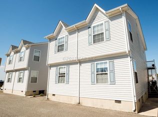 718 Bradley Blvd #3, Bethesda, MD 20817