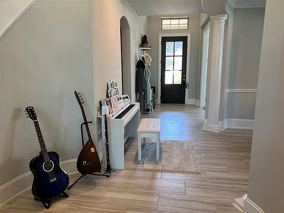 3rd image of 120 Wake Valley Ct