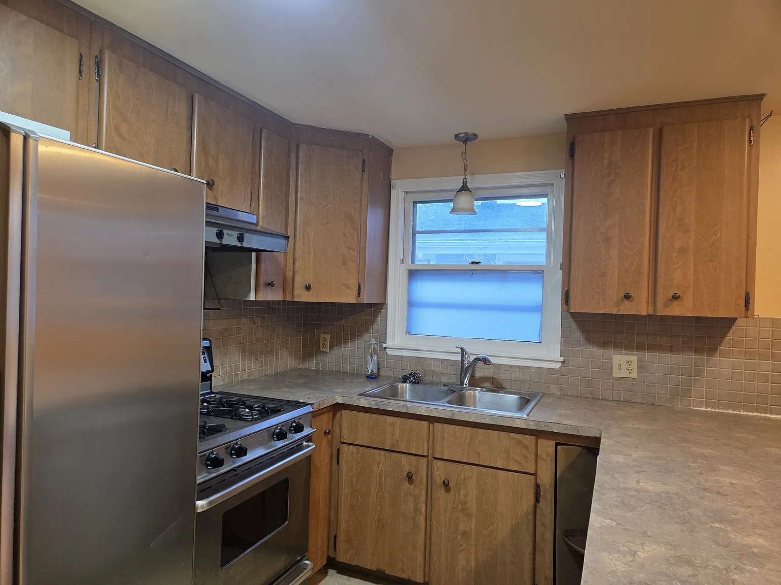 3 bed, 1200 sqft, $1,500 — Photo 4