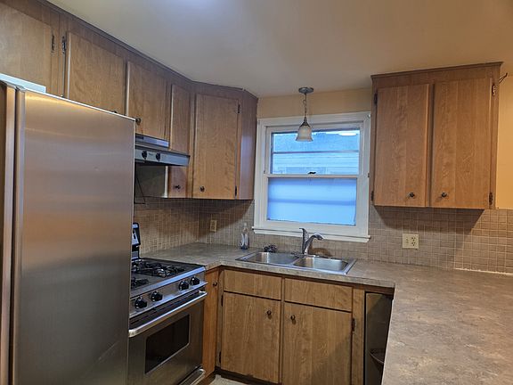 4th image of 126 Grandview Ave Floor 2
