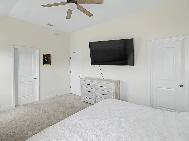 900 Grayson Ave — Photo 22