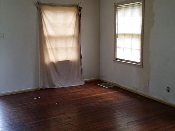 4th image of 8916 E 45th St