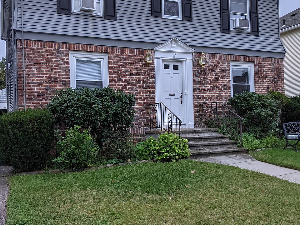 1st image of 324 Auburn St #324