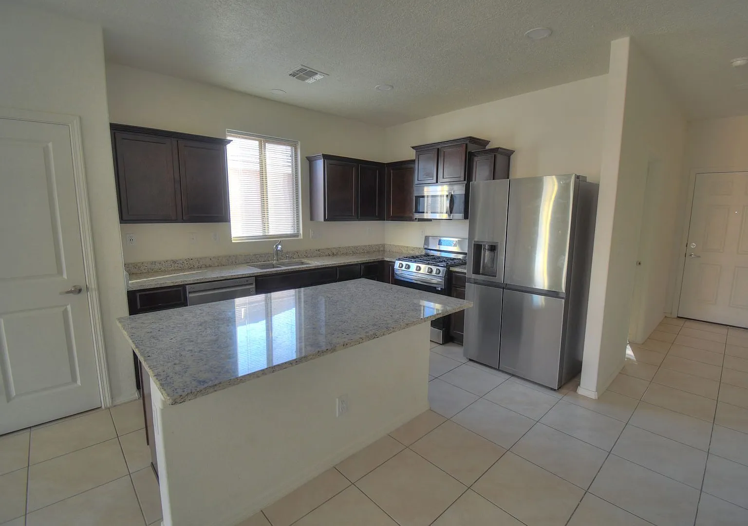Beautiful Home in Rio Rancho! — Photo 2