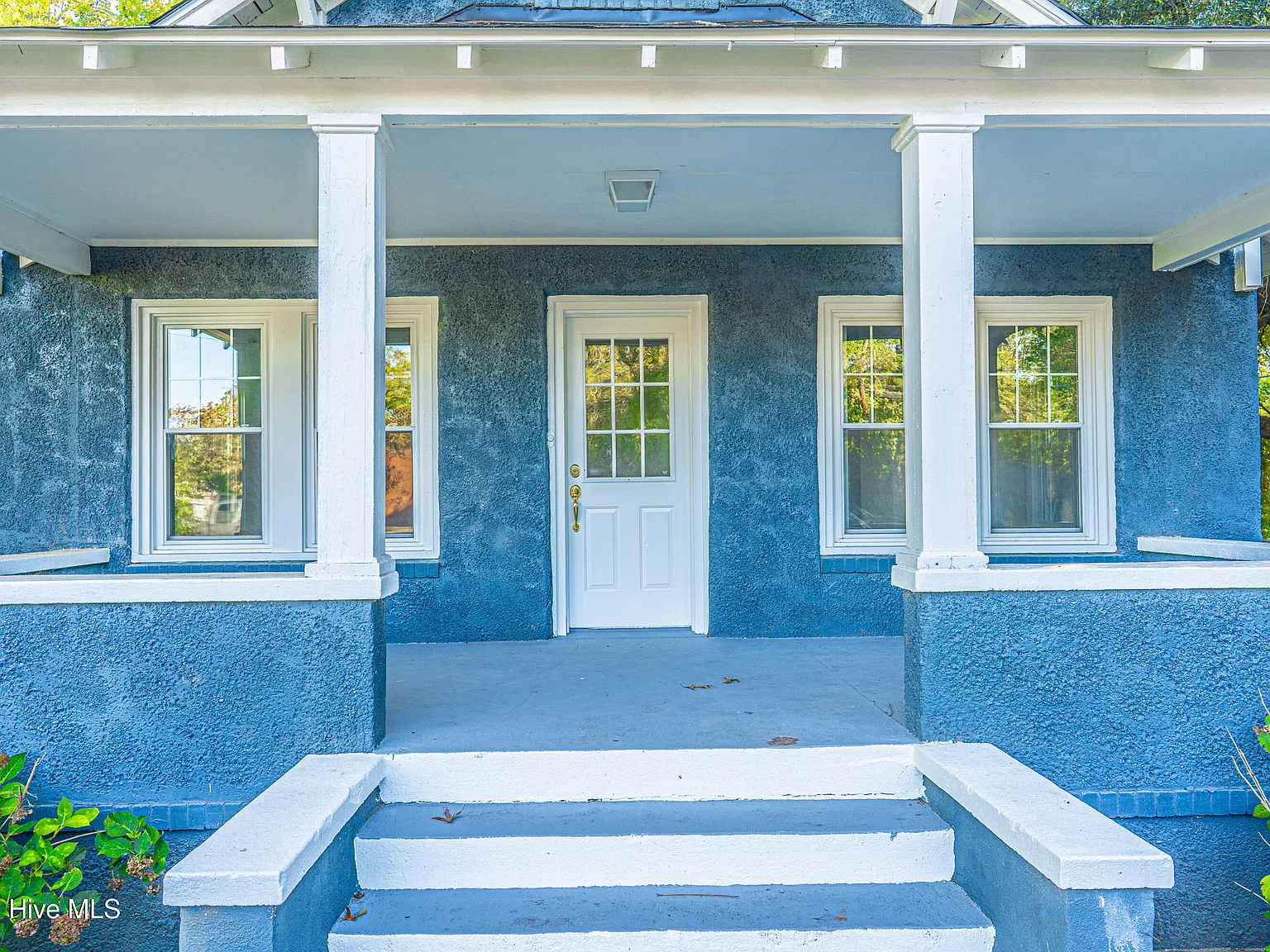 3 bed, 1.0 bath, 1040 sqft, $1,600 — Photo 4