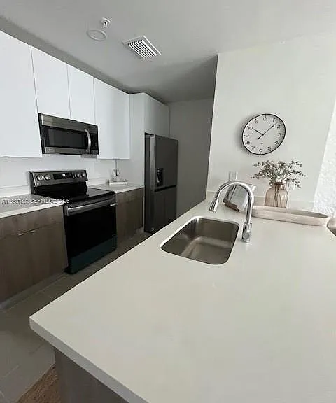 2526 Pierce St #10 — Photo 6