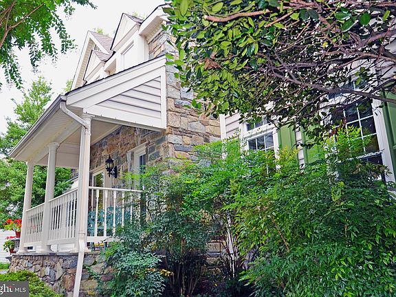 5th image of 15304 Surrey House Way