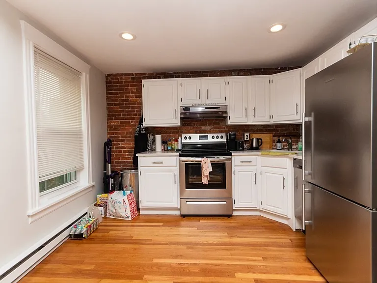1750 Washington St #4 — Photo 6