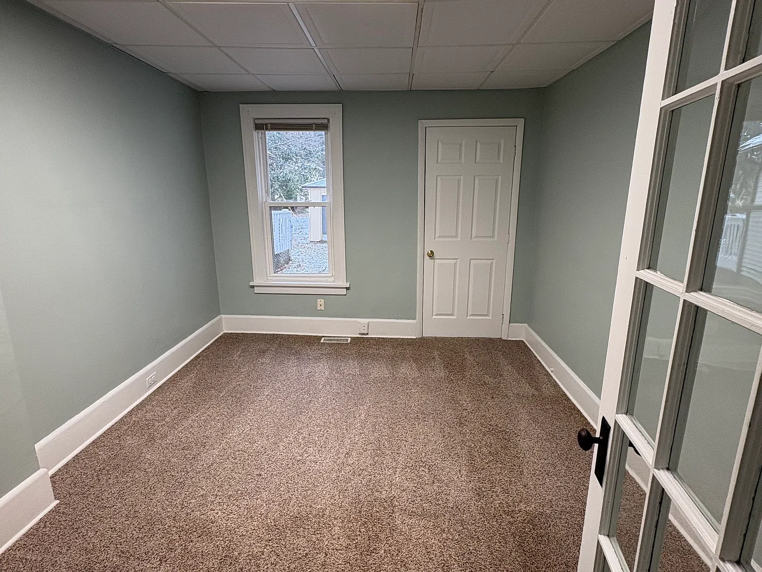 3 bed, 1.5 bath, 1504 sqft, $2,100 — Photo 4