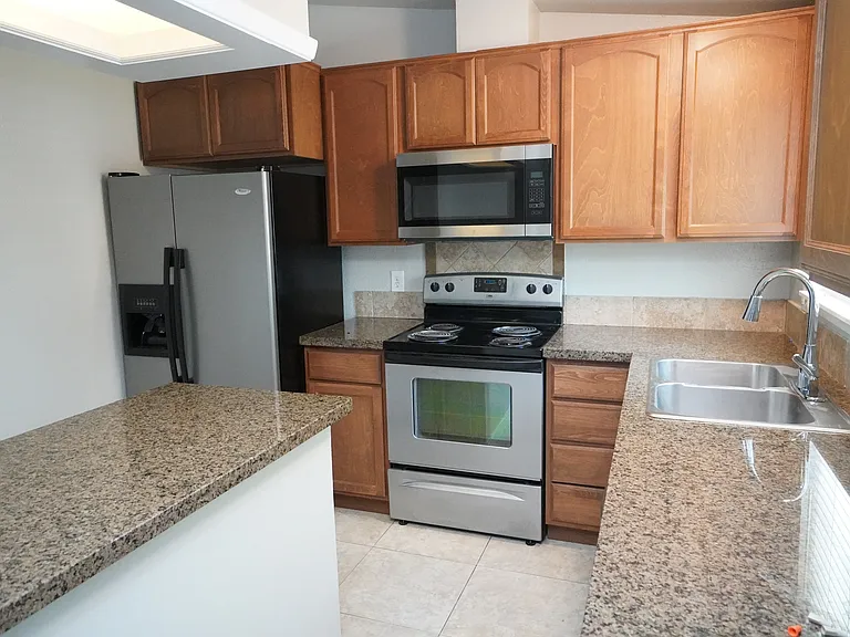 698 S Berwick Dr — Photo 16