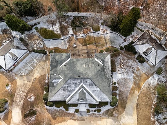 2nd image of 5013 Hanna Ln