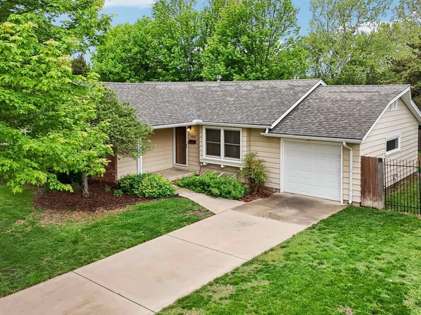 1033 S Blackwill St, Wichita, KS 67207