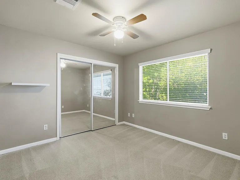 2913 Winchester Dr — Photo 13