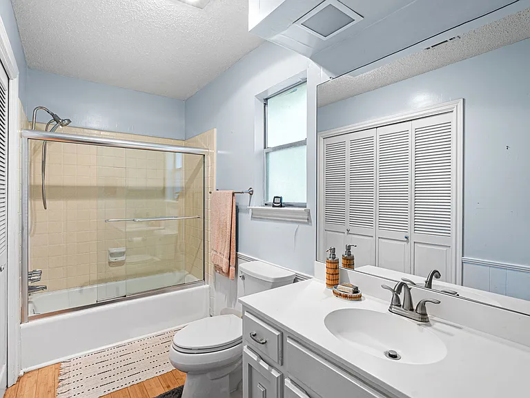 8301 Greenslope Dr — Photo 17