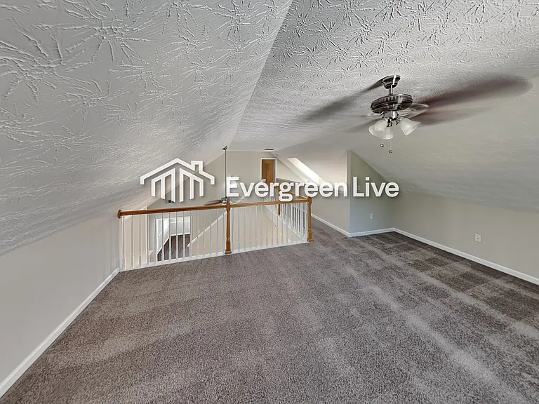 105 Hugh Dr — Photo 4