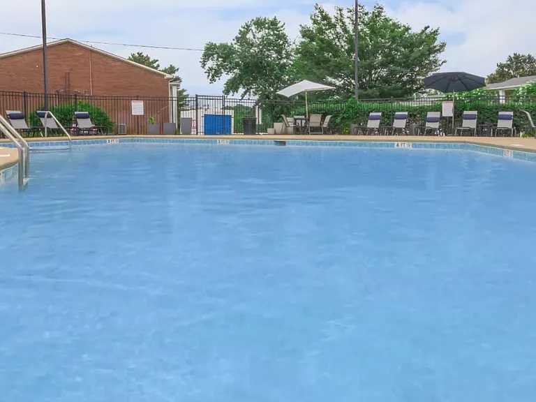 550 Whispering Hills Dr — Photo 13